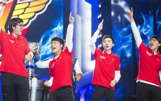 Aurora老板对EWC移师巴黎的签证问题提出质疑